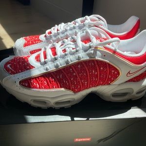 SUPREME x AIR MAX Tailwind 4 “University Red”